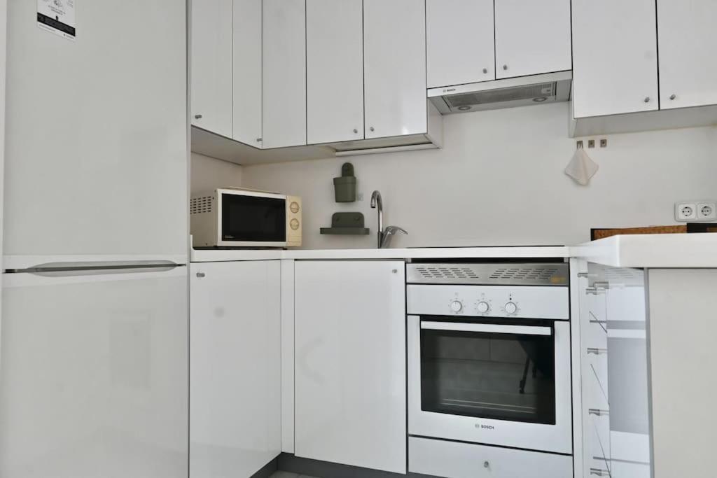 For You Rentals Apartamento Temporal Con Encanto A Pocos Metros Del Sol Myr13 Madrid Esterno foto